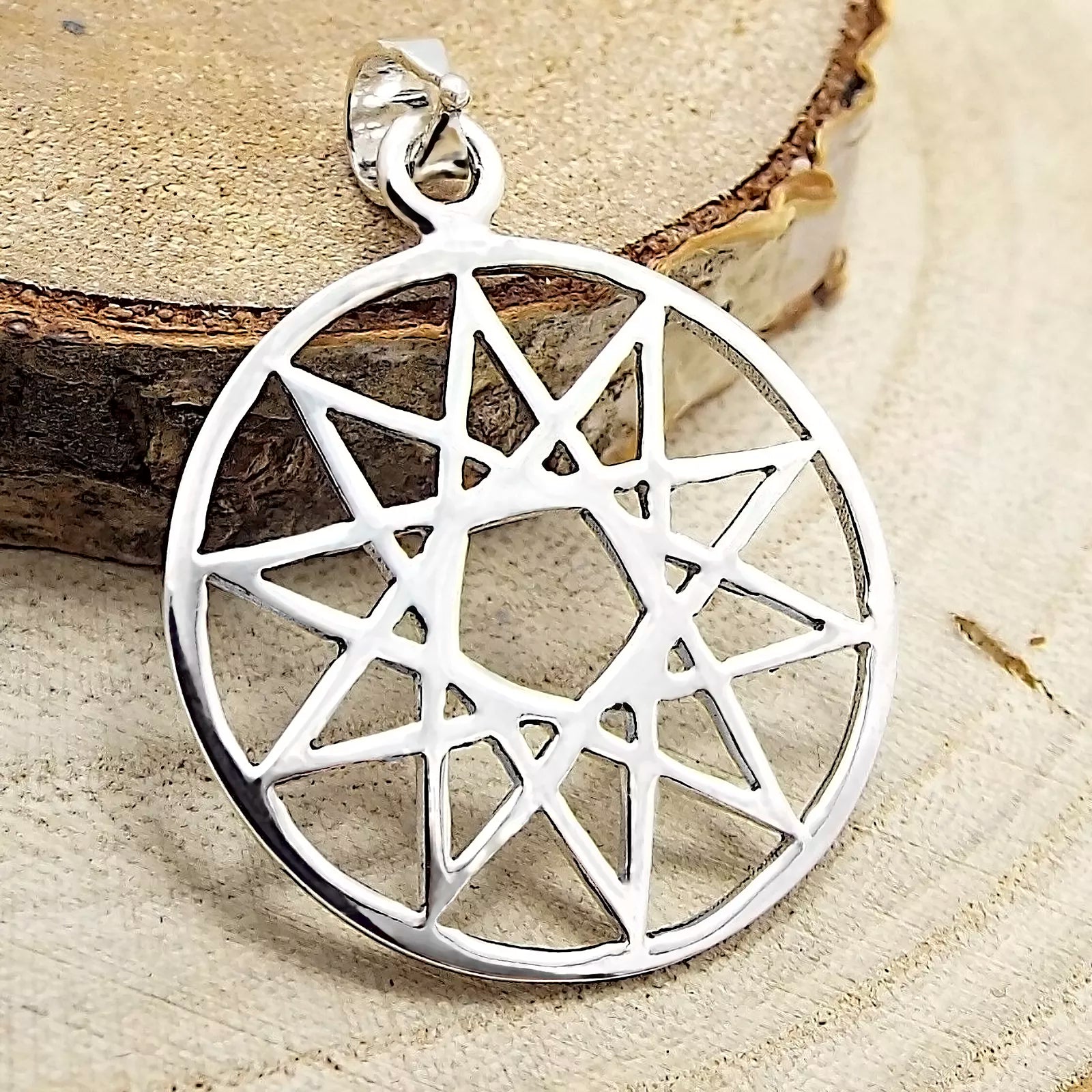 Decagram Ten Point Star Pendant - Silvette