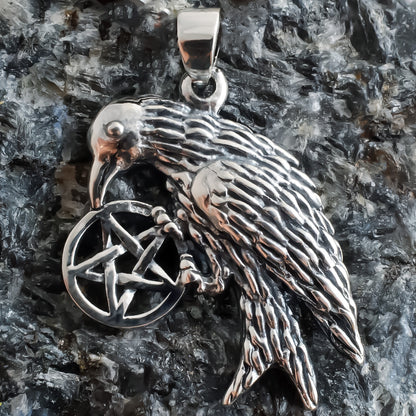 Raven Pentagram Pendant - Silvette